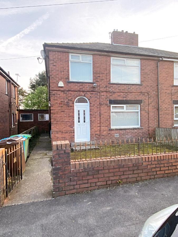 Entire 3-Bedroom Home In Oldham - Guest House ภายนอก รูปภาพ