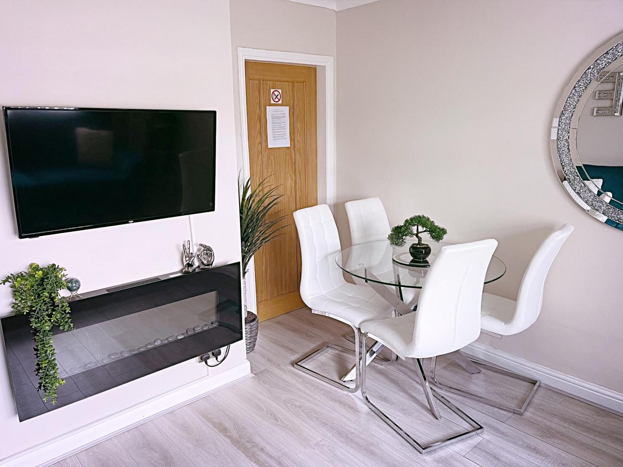 Entire 3-Bedroom Home In Oldham - Guest House ภายนอก รูปภาพ
