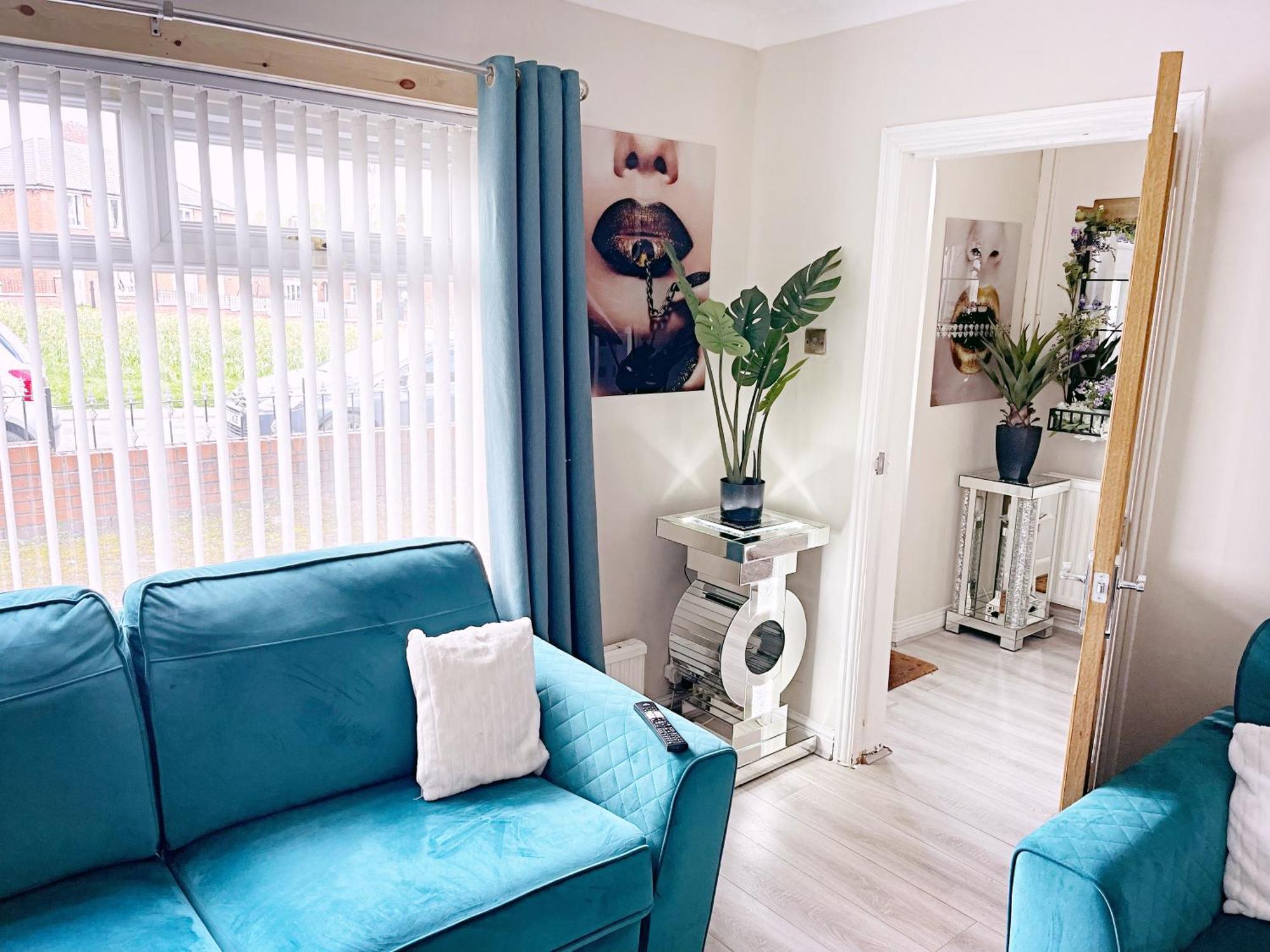 Entire 3-Bedroom Home In Oldham - Guest House ภายนอก รูปภาพ