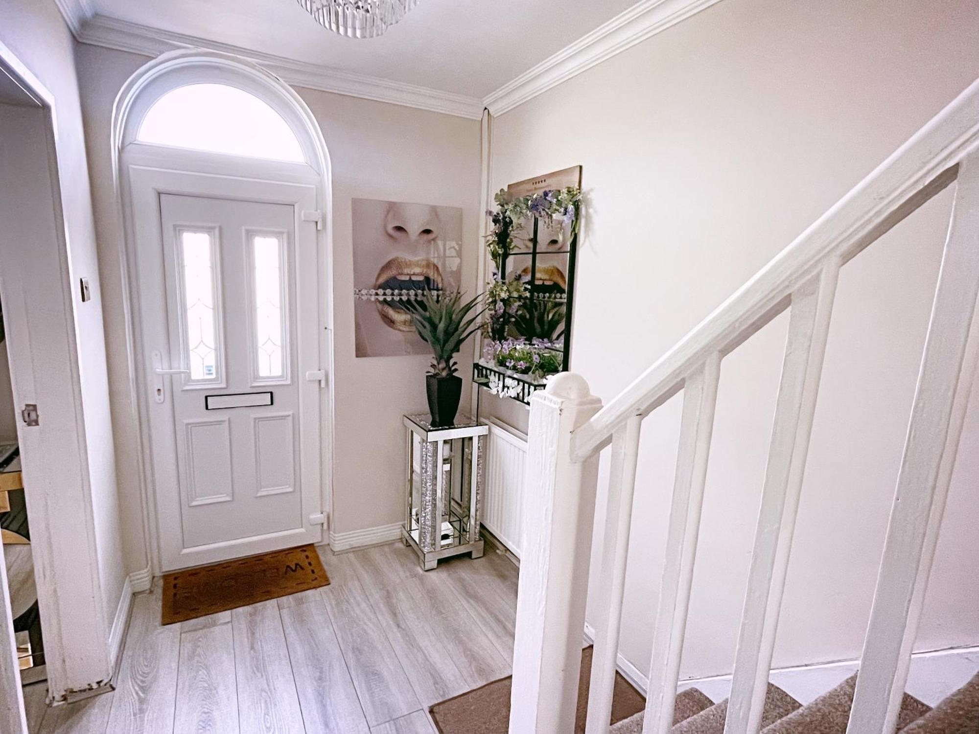 Entire 3-Bedroom Home In Oldham - Guest House ภายนอก รูปภาพ